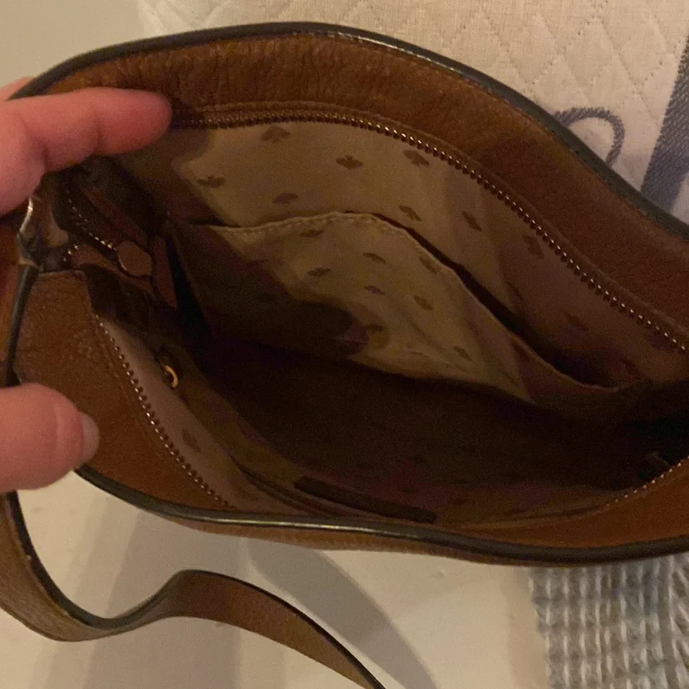 Kate Spade Tan Crossbody Bag with Front Zip - Picture 5 of 7